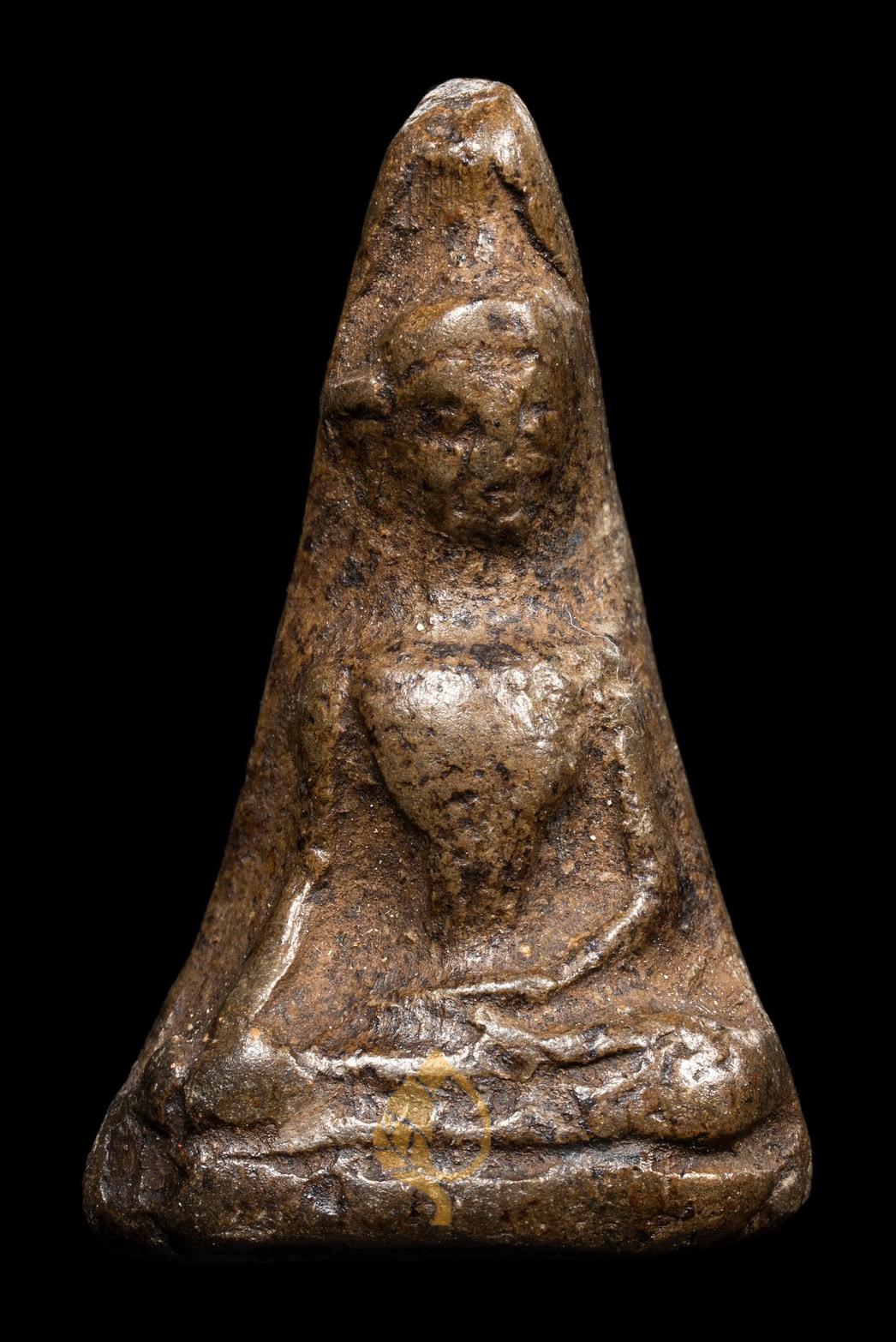 พระผงสุพรรณ กรุวัดพระศรีมหาธาตุ จังหวัดสุพรรณบุรี พิมพ์หน้าแก่